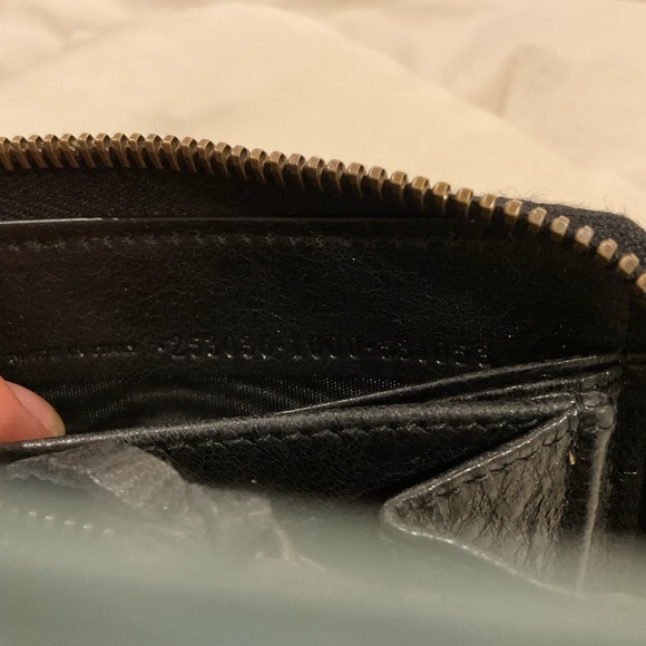 100% authentic Balenciaga full sized leather wallet in black on black hardware. - Picture 10 of 10